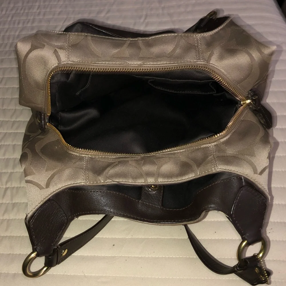 Tan Hobo Style Coach Purse - Picture 3 of 8